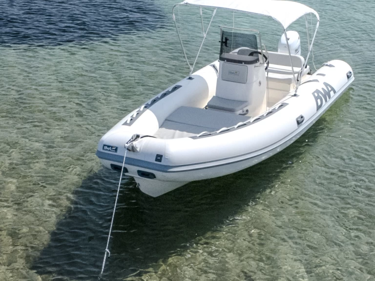 Bwa California 550 charter bareboat eller skeppad i Cannigione