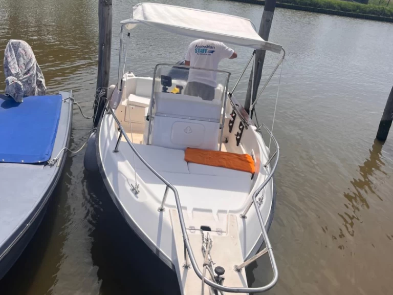 Elan Elan 17 CC charter bareboat eller skeppad i Chioggia