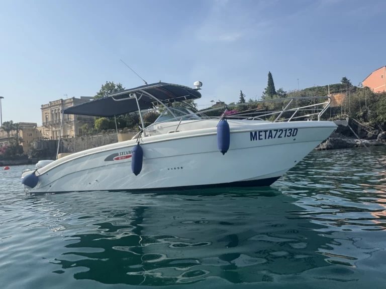Selva Selva SD90 Cabin charter bareboat eller skeppad i Catania