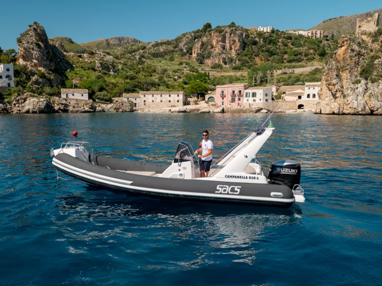 Sacs Sacs S 680 charter bareboat eller skeppad i Castellammare del Golfo