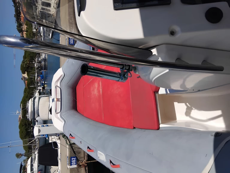 Mar-Co 23 charter bareboat eller skeppad i Sainte-Maxime