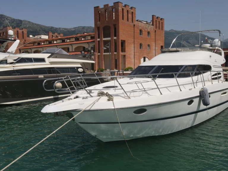 Uthyrning Motorbåt  i Himarë - Cranchi Atlantique 48