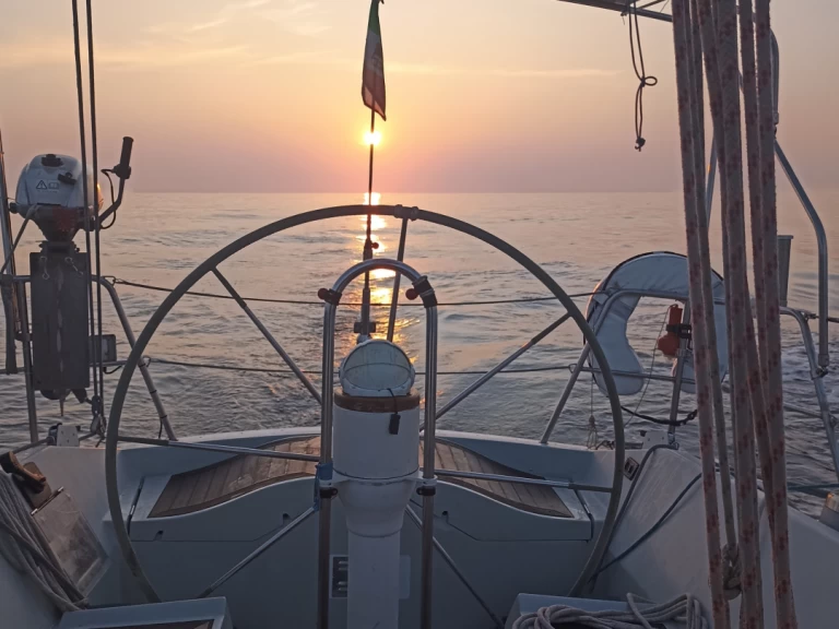 Hyra Segelbåt  med eller utan skeppare Comar Arbatax 