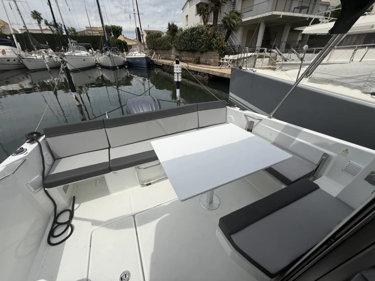 Yacht charter Empuriabrava billig Merry Fisher 795 Series2