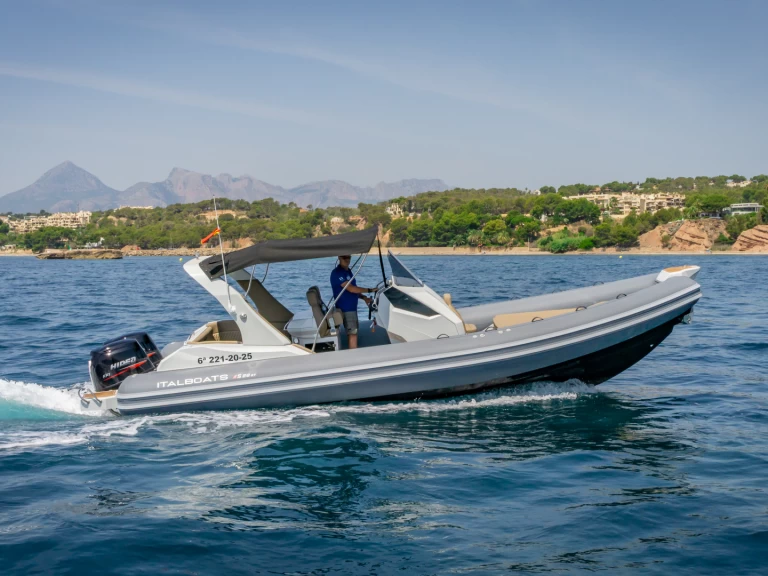 Italboats Stingher 28GT charter bareboat eller skeppad i Altea