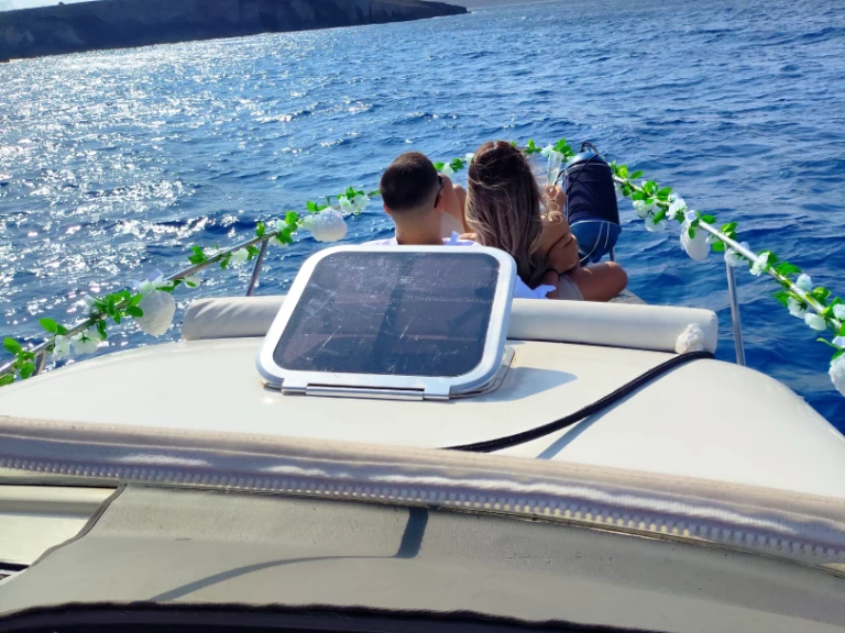 Uthyrning Motorbåt  Gobbi med en båtlicens 