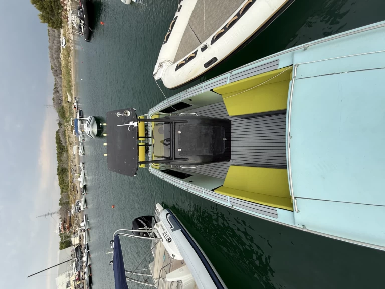 Scarab Scarab charter bareboat eller skeppad i Vlorë