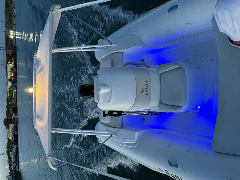 Hyr en Eagle Eagle 2 Gjiri i Vlorës 