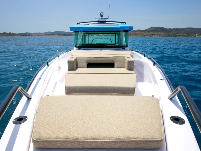 Hyra Motorbåt  med eller utan skeppare Axopar Lavrio 