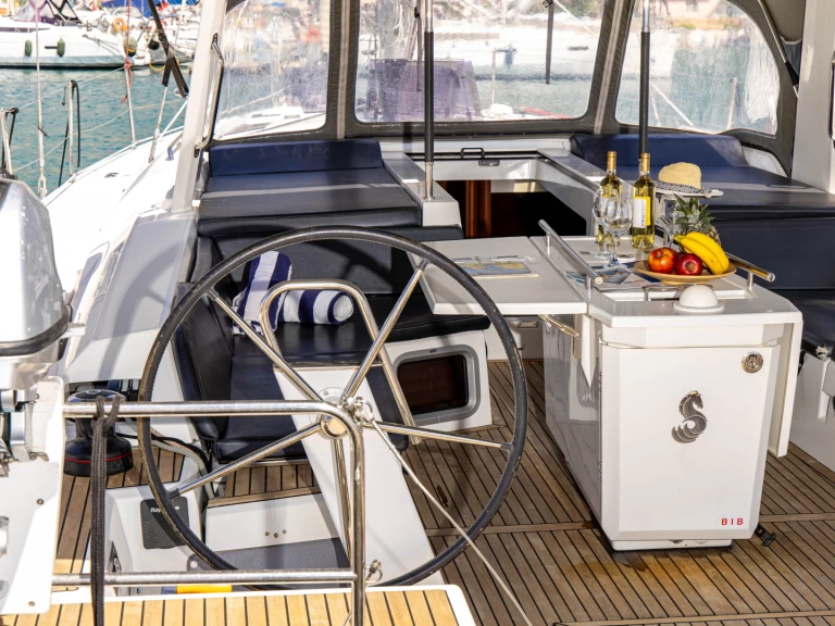 Uthyrning Segelbåt  Bénéteau med en båtlicens 