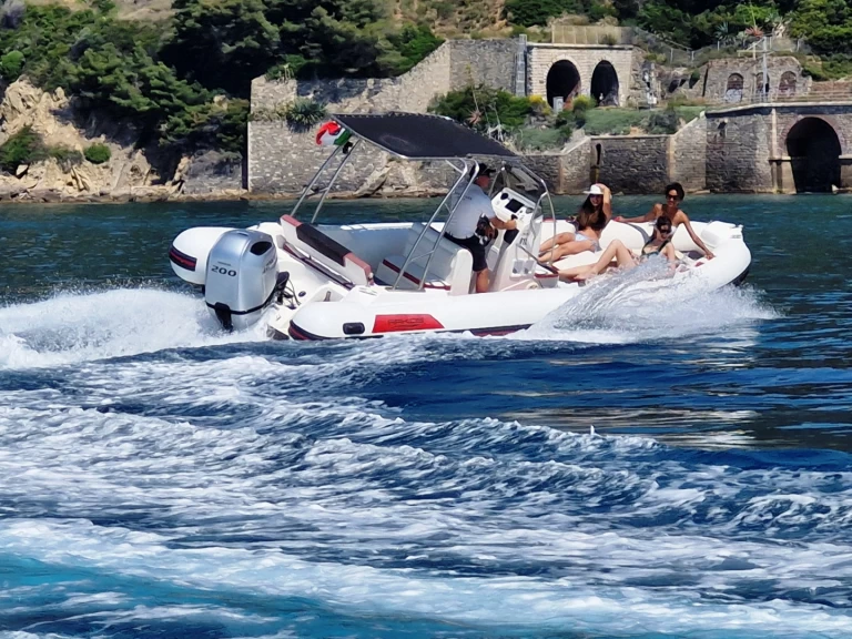 Hyra RIB med eller utan skeppare Arkos Ventimiglia 