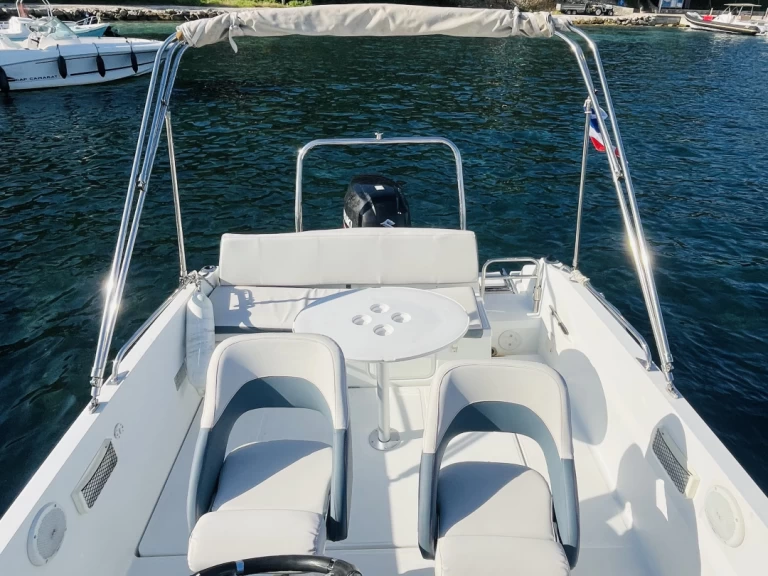 Båtuthyrning Jeanneau Cap Camarat 5.5 WA Serie 2 i Antibes på Samboat 