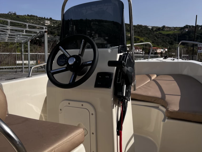 Båtuthyrning BRS BRS500 i Káto Goúves på Samboat 