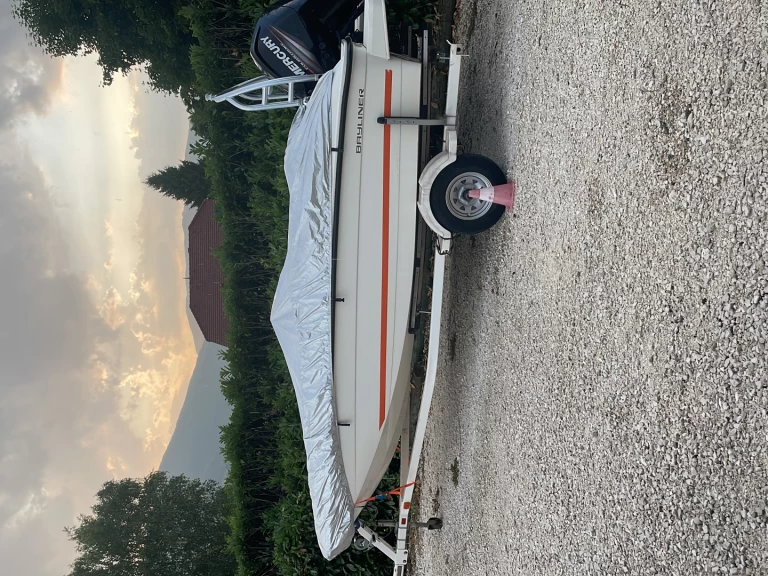 Uthyrning Motorbåt  i Conjux - Bayliner Element E5