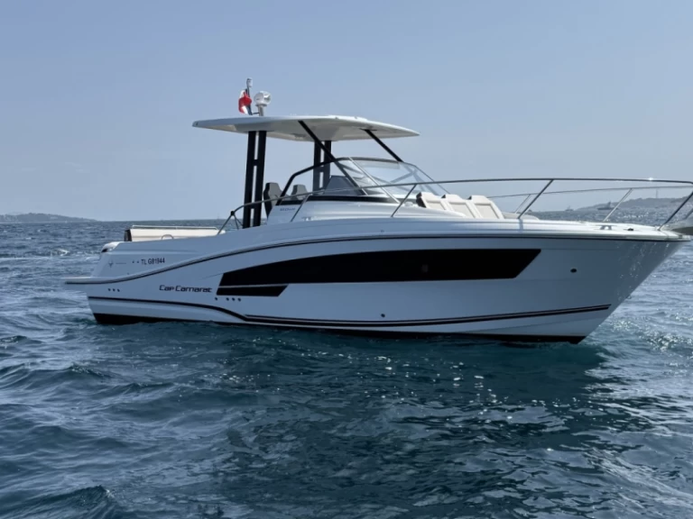 Hyr en Jeanneau Cap Camarat 9.0 WA Port Grimaud 