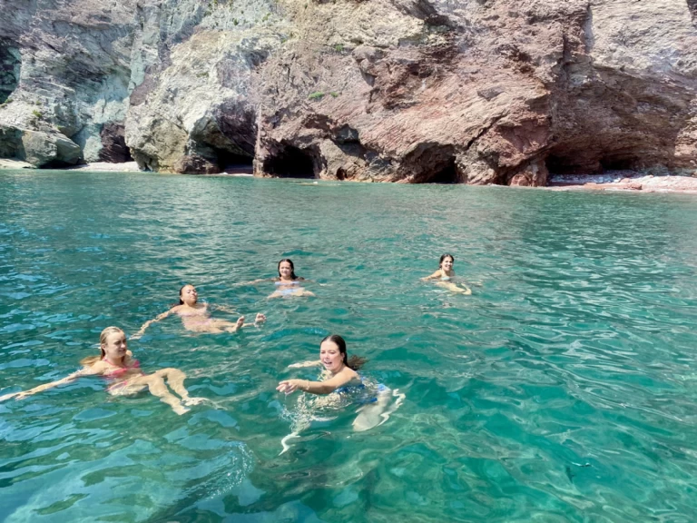 Hyr en Boston Whaler Boston Whaler 220 Dauntless La Spezia 