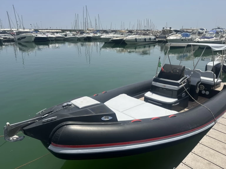 IAVARONE 26  charter bareboat eller skeppad i Porto di Salerno