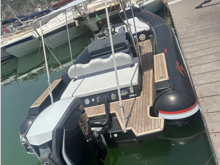 IAVARONE 26  charter bareboat eller skeppad i Porto di Salerno