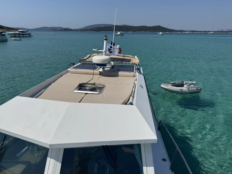 Uthyrning Motorbåt  i Sainte-Lucie de Porto-Vecchio - Meta Yacht JMF 32