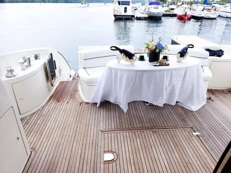 Båtuthyrning Sealine Sealine T 60 i Golfe-Juan på Samboat 