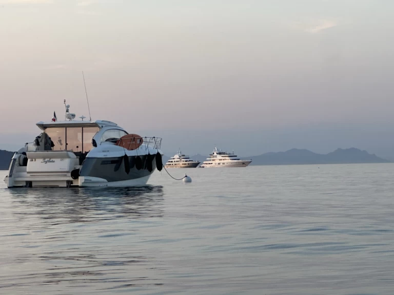 Yacht charter Saint Raphael billig ABSOLUTE 52