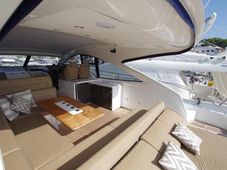 Lyx yacht för uthyrning Denia till det bästa priset 