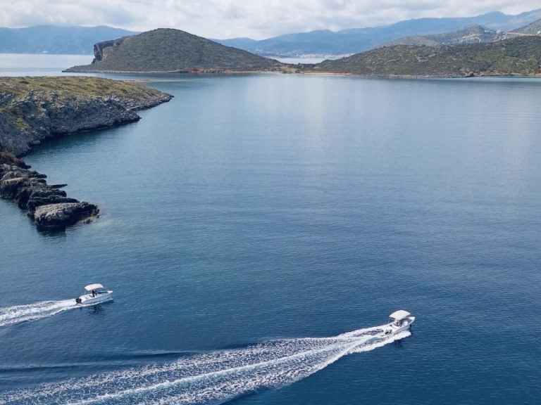 Yacht charter Agios Nikolaos billig BlueWater 170