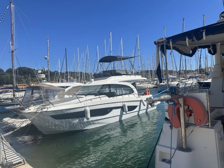 Hyr en Bénéteau Antares 11.20 Fly Saint-Mandrier-sur-Mer 