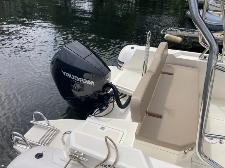 Nuova Jolly NJ 700 XL charter bareboat eller skeppad i Sanguinet