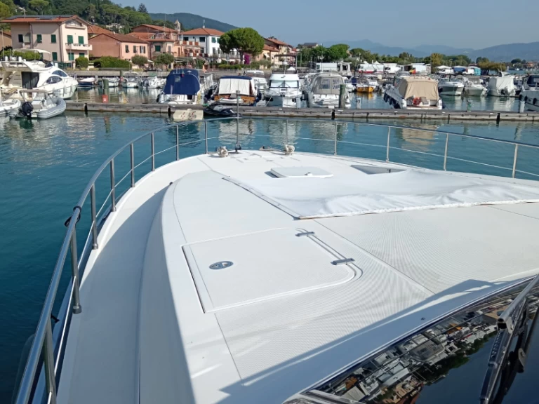 Arno Leopard Leopard 23 charter bareboat eller skeppad i Nettuno