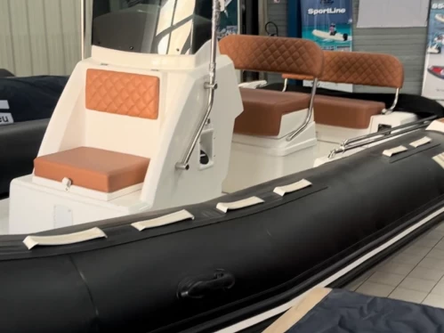 Uthyrning RIB Tiger med en båtlicens 