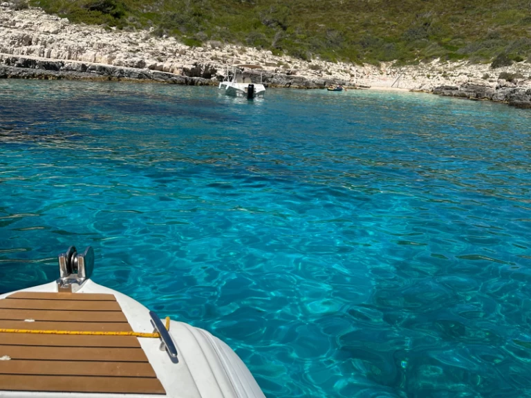 Uthyrning Motorbåt  Nuova Jolly med en båtlicens 