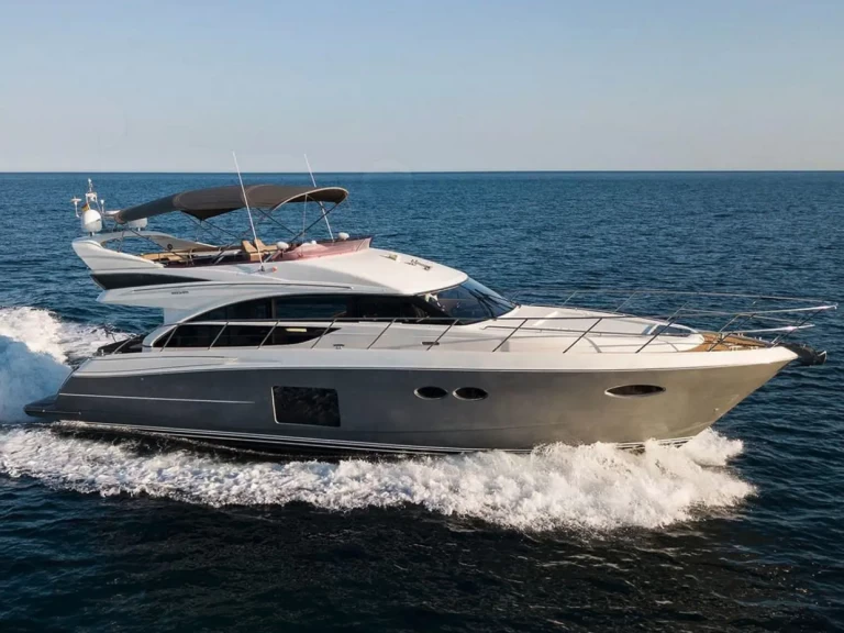 Princess Princess 52 Fly charter bareboat eller skeppad i Arenzano