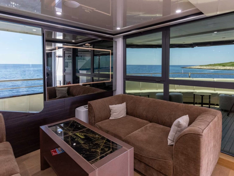 Lyx yacht för uthyrning Split  till det bästa priset 