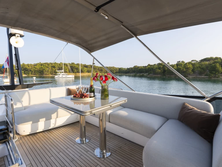 Yacht charter Šibenik  billig Azimut S7 