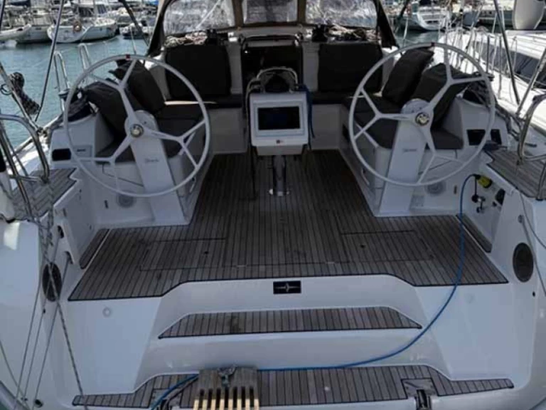 Yacht charter Palma de Mallorca billig Cruiser 46 Style