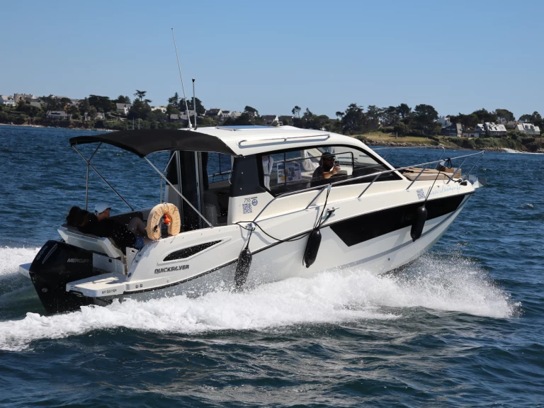 Hyra Motorbåt  med eller utan skeppare Quicksilver Locmariaquer 