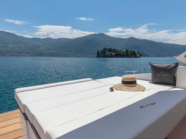 Hyr en Rio Yachts Parana 38 Capri 