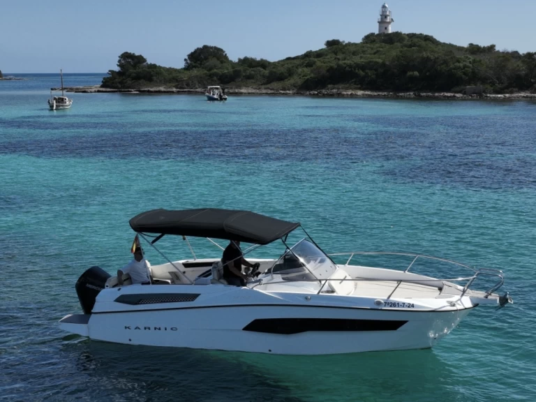 Uthyrning Motorbåt  Karnic med en båtlicens 