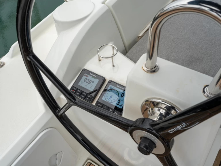 Yacht charter Salerno billig Oceanis 34.1
