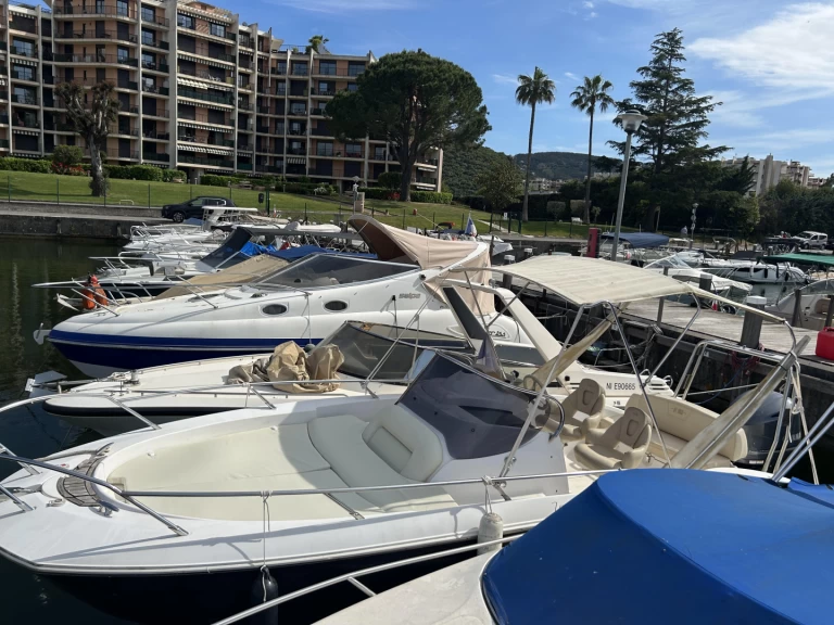Yacht charter Mandelieu-la-Napoule billig Key Largo 24