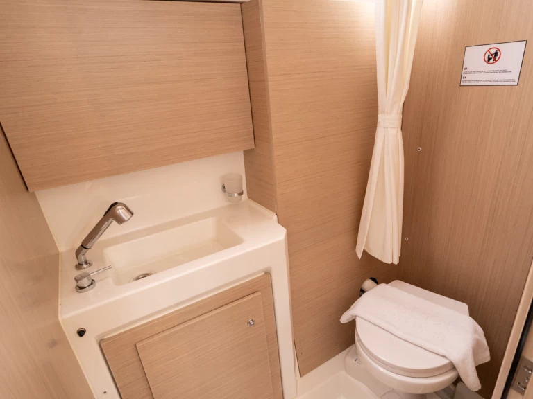 Yacht charter Salerno billig Oceanis 37.1