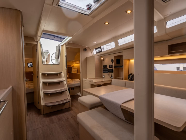 Båtuthyrning Bénéteau Oceanis 37.1 i Salerno på Samboat 