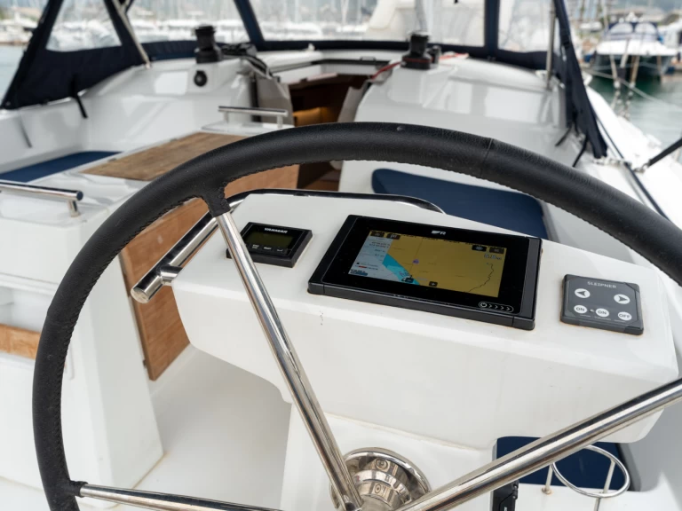 Hyra Segelbåt  med eller utan skeppare Bénéteau Salerno 