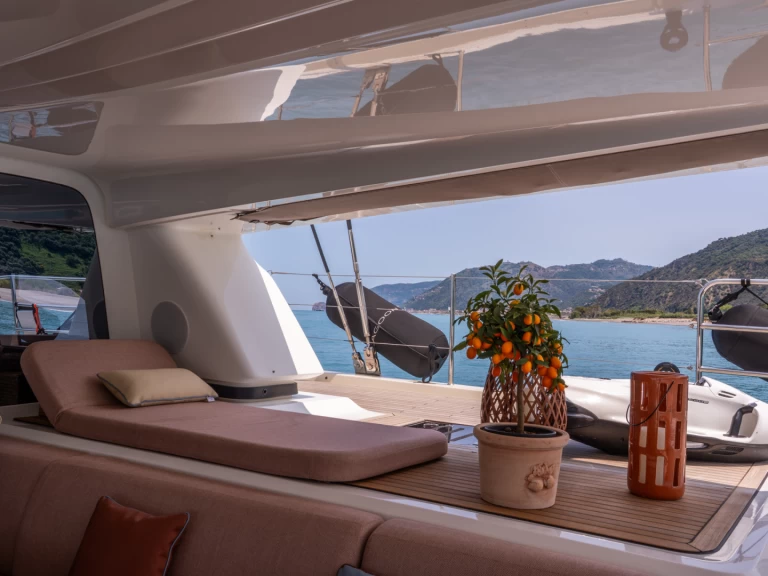 Hyr en Lagoon Lagoon Sixty 5 Olbia 