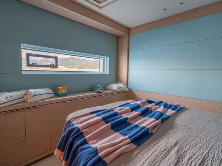 Yacht charter Olbia billig Lagoon Sixty 5