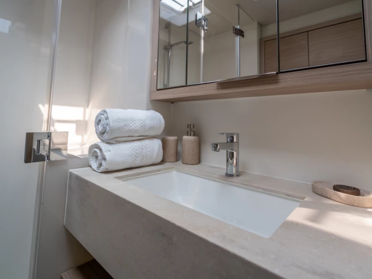 Hyr en Lagoon Lagoon 55 Capo d'Orlando 