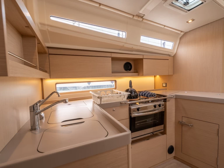 Yacht charter Salerno billig Oceanis 40.1