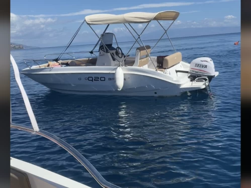 Yacht charter Giardini-Naxos billig Blue Max 23