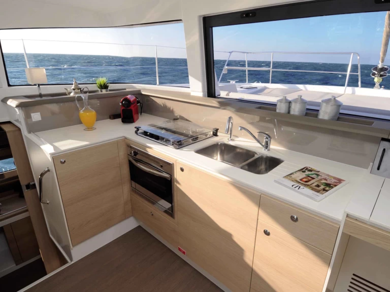 Yacht charter Cagliari billig Bali 4.1